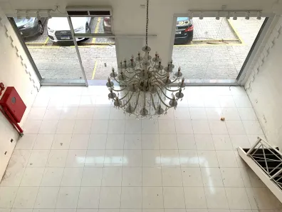 Loja / Salão / Ponto Comercial para alugar, 230m² no Vila Suzana, São Paulo
