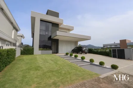 Casa de Condomínio com 5 Quartos para alugar, 600m² no Centro, Camboriú