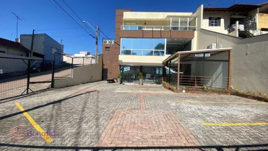 Loja / Salão / Ponto Comercial para alugar, 270m² no Jardim Messina, Jundiaí
