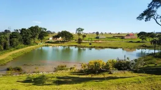 Casa de Condomínio com 2 Quartos à venda, 378m² no Jardins Versailles, Valparaíso de Goiás