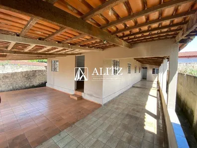Casa com 3 Quartos à venda, 100m² no setor central, Nerópolis