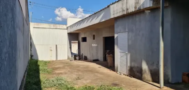Galpão / Depósito / Armazém à venda, 80m² no Lagoinha, Uberlândia