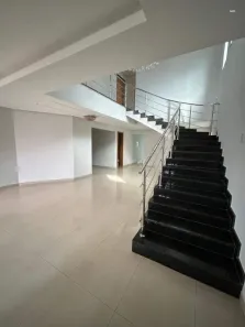 Sobrado com 4 Quartos à venda, 285m² no Jardins Madri, Goiânia