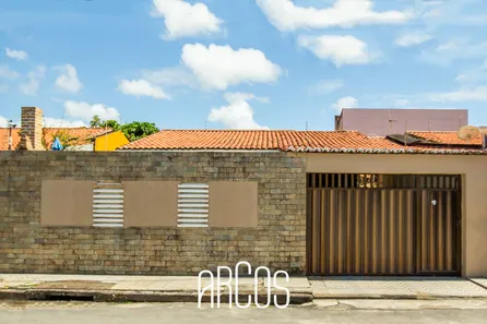 Casa com 3 Quartos à venda, 200m² no Aeroporto, Aracaju