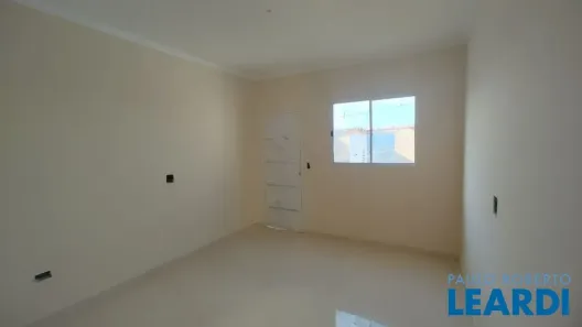 Sobrado com 3 Quartos à venda, 100m² no Jardim Bandeirantes, Poços de Caldas