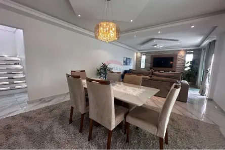 Casa com 3 Quartos à venda, 375m² no Castelanea, Petrópolis