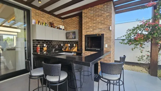 Casa de Condomínio com 4 Quartos para alugar, 310m² no Santa Regina, Camboriú