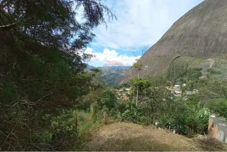 Terreno / Lote / Condomínio à venda, 300m² no Retiro, Petrópolis
