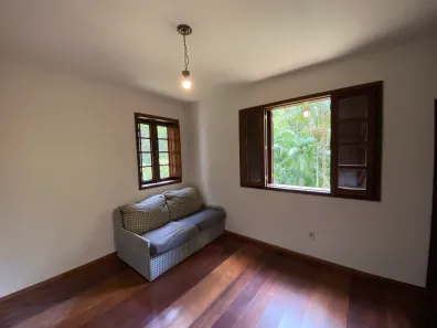 Casa com 3 Quartos para alugar, 500m² no Lumiar, Nova Friburgo