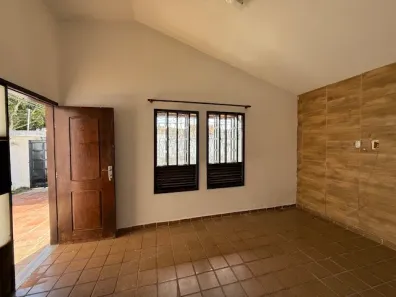 Casa com 3 Quartos para alugar, 120m² no Nova Parnamirim, Parnamirim