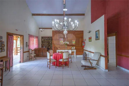 Loja / Salão / Ponto Comercial com 15 Quartos à venda, 600m² no Centro (Canguera), São Roque