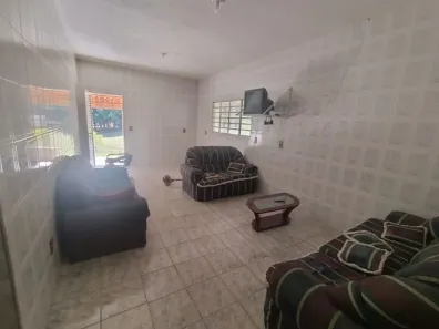 Fazenda / Sítio / Chácara com 3 Quartos para alugar, 1000m² no Centro (Padre Nóbrega), Marília