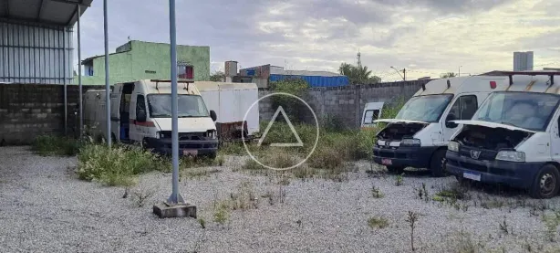 Galpão / Depósito / Armazém para alugar, 136m² no São José do Barreto, Macaé