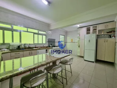 Sobrado com 3 Quartos à venda, 180m² no Jardim do Castelo, Ferraz de Vasconcelos