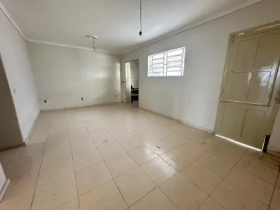 Casa com 3 Quartos para alugar, 170m² no Centro, Campina Grande