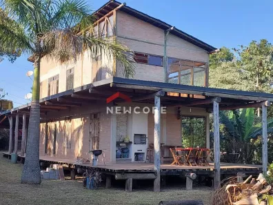 Fazenda / Sítio / Chácara com 4 Quartos à venda, 800m² no Centro, São Lourenço da Serra
