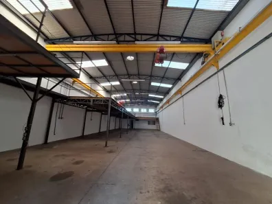 Galpão / Depósito / Armazém para alugar, 599m² no Parque São José, São Carlos