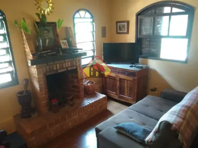 Fazenda / Sítio / Chácara com 3 Quartos à venda, 220m² no Caçapava Velha, Caçapava