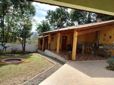 Fazenda / Sítio / Chácara com 4 Quartos à venda, 144m² no Jardim São Jorge, Arujá