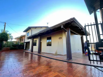 Casa com 3 Quartos para alugar, 230m² no Universitário, Chapecó