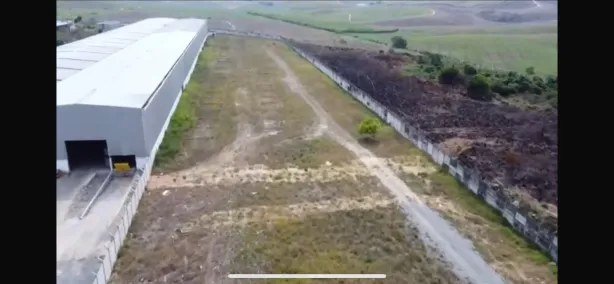 Galpão / Depósito / Armazém para alugar, 20000m² no Centro, Escada