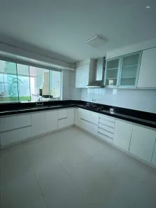 Sobrado com 4 Quartos à venda, 285m² no Jardins Madri, Goiânia