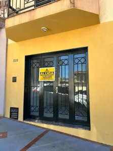 Conjunto Comercial / Sala para alugar, 32m² no Centro, Sertãozinho