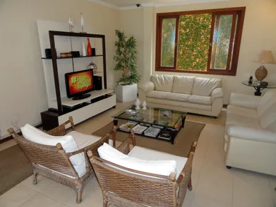 Hotel / Motel / Pousada com 20 Quartos à venda, 1000m² no Algodoal, Cabo Frio