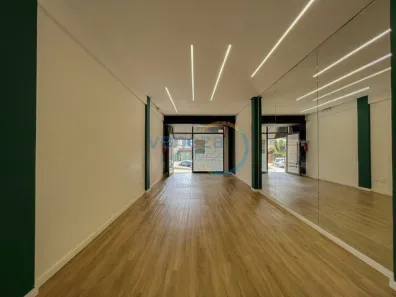 Galpão / Depósito / Armazém para alugar, 52m² no Centro, Londrina