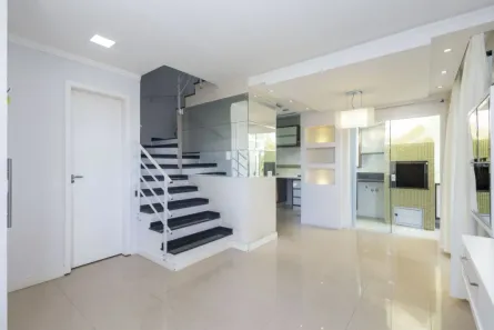 Sobrado com 3 Quartos para alugar, 104m² no Uberaba, Curitiba