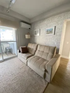 Apartamento com 2 Quartos para alugar, 60m² no Centro, Curitiba