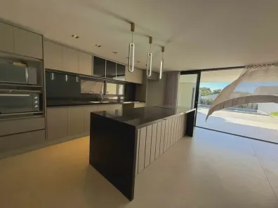 Casa de Condomínio com 4 Quartos à venda, 290m² no Jardim Leblon, Maringá