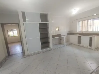 Casa com 3 Quartos para alugar, 140m² no Parque São Jorge, Campinas