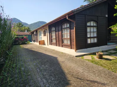 Casa de Condomínio com 3 Quartos para venda ou aluguel, 200m² no Horto Florestal, Ubatuba