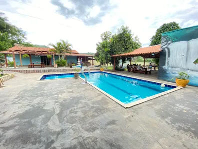 Fazenda / Sítio / Chácara com 4 Quartos à venda, 500m² no , Nerópolis