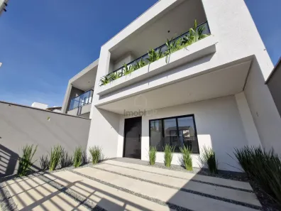 Sobrado com 3 Quartos à venda, 132m² no Itacolomi, Balneário Piçarras