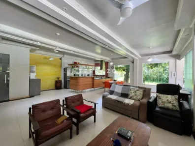 Fazenda / Sítio / Chácara com 6 Quartos à venda, 450m² no Vale das Pedrinhas, Guapimirim