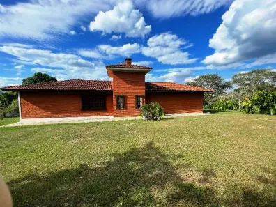 Fazenda / Sítio / Chácara com 3 Quartos à venda, 190m² no Centro, Águas de São Pedro