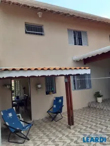 Casa com 5 Quartos para venda ou aluguel, 256m² no Jardim do Lago, Atibaia