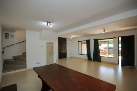 Casa com 3 Quartos para alugar, 148m² no Monjolo, Foz do Iguaçu