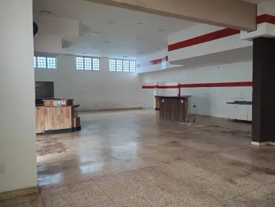 Loja / Salão / Ponto Comercial com 1 Quarto para venda ou aluguel, 448m² no Parque Residencial Iguatemi, Araraquara