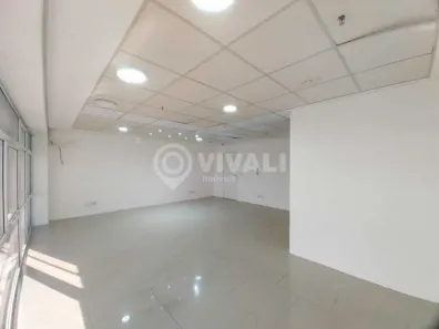 Conjunto Comercial / Sala para alugar, 58m² no Vila Cassaro, Itatiba