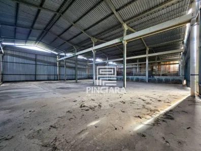 Galpão / Depósito / Armazém para venda ou aluguel, 2100m² no Marambaia, São Gonçalo