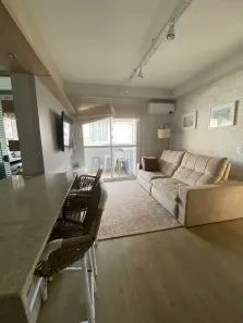 Apartamento com 2 Quartos para alugar, 60m² no Centro, Curitiba