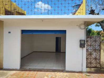 Loja / Salão / Ponto Comercial para alugar, 29m² no Aldeia, Santarém