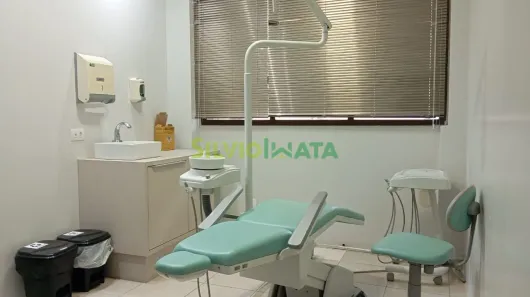 Conjunto Comercial / Sala com 1 Quarto para alugar, 4m² no Zona 01, Maringá