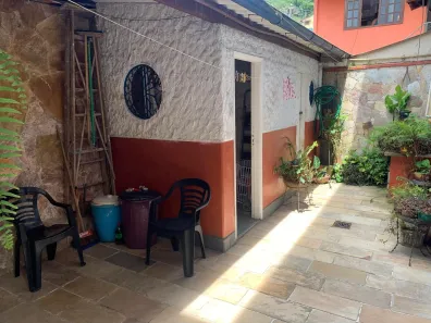 Casa com 3 Quartos à venda, 110m² no Castelanea, Petrópolis