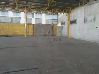 Galpão / Depósito / Armazém com 2 Quartos para venda ou aluguel, 1564m² no Ipiranga, Pindamonhangaba