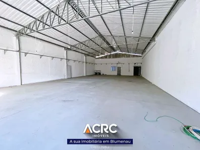 Galpão / Depósito / Armazém para alugar, 270m² no Velha Central, Blumenau