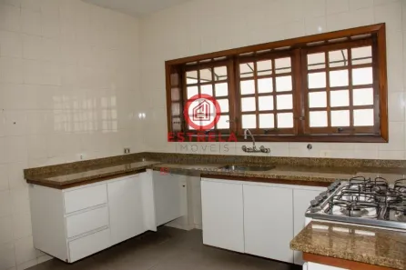 Casa com 4 Quartos para venda ou aluguel, 298m² no Jardim Flórida, Jacareí